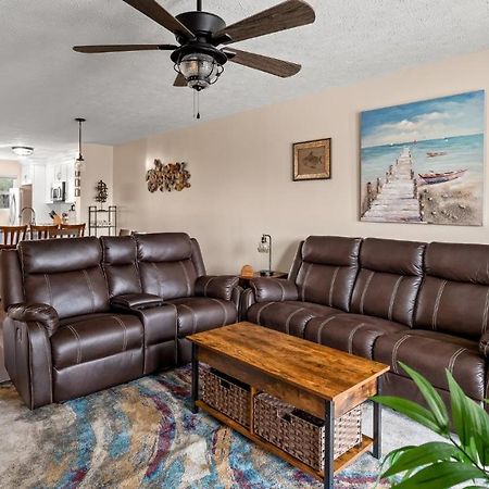 Pet Friendly Townhome With Gulf Views And Hot Tub Right Across From Beach And Schooners Panama City Beach Esterno foto