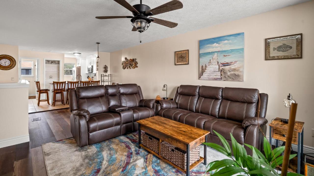 Pet Friendly Townhome With Gulf Views And Hot Tub Right Across From Beach And Schooners Panama City Beach Esterno foto