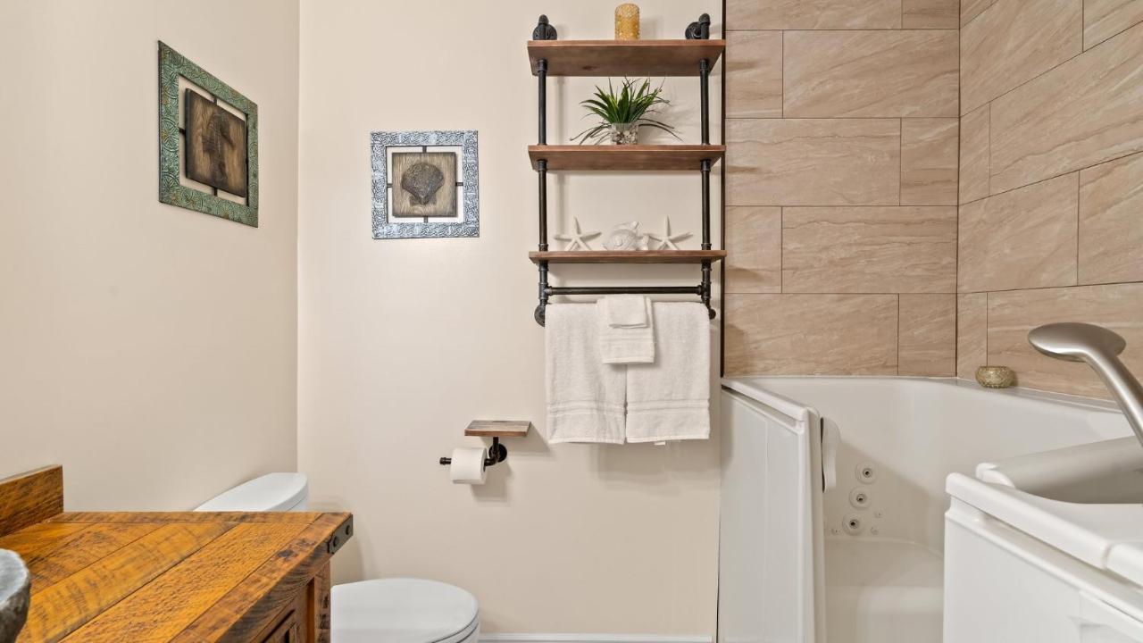 Pet Friendly Townhome With Gulf Views And Hot Tub Right Across From Beach And Schooners Panama City Beach Esterno foto