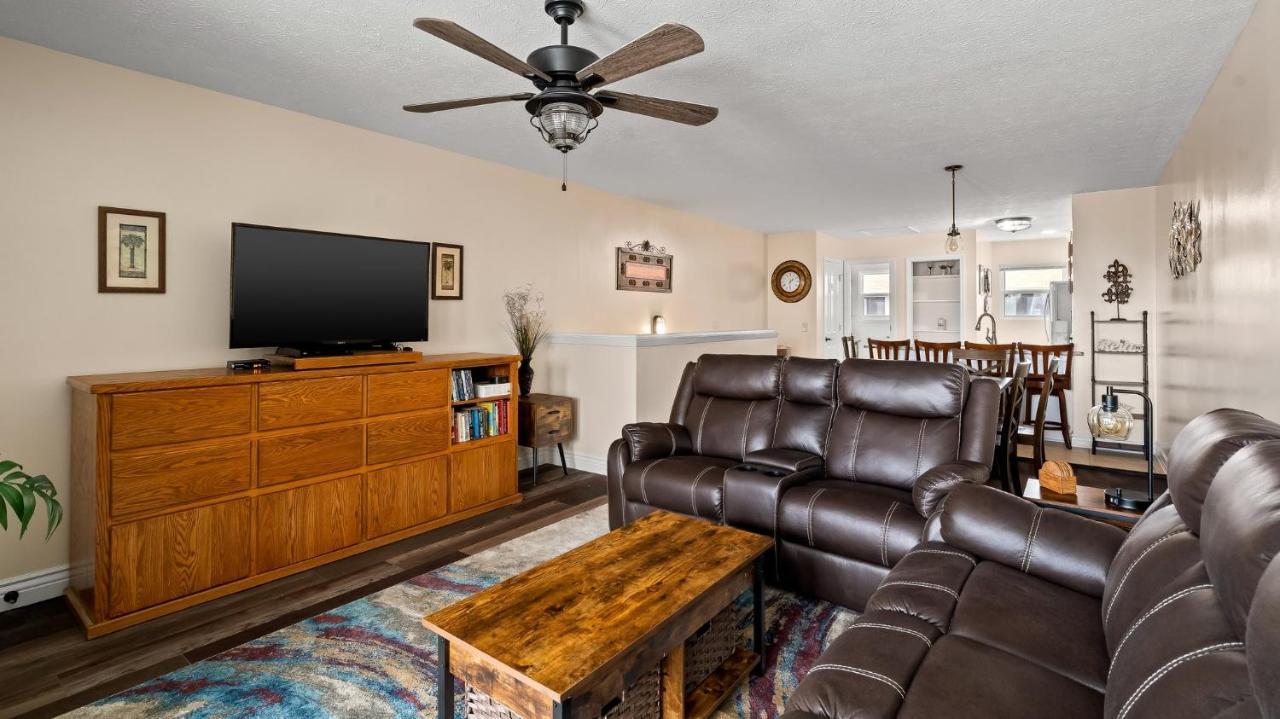 Pet Friendly Townhome With Gulf Views And Hot Tub Right Across From Beach And Schooners Panama City Beach Esterno foto